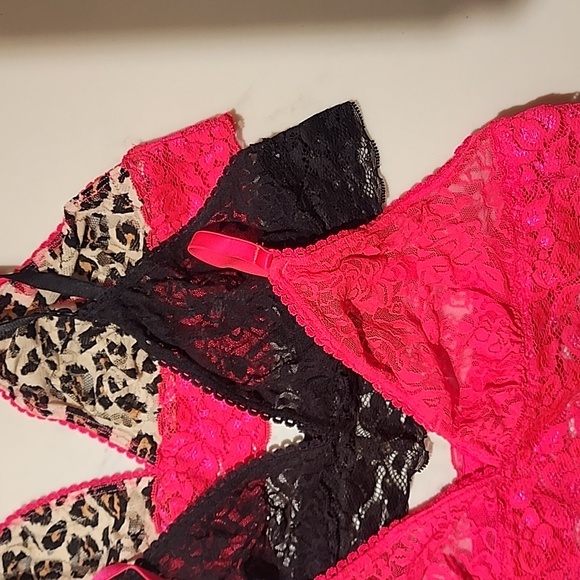 ✨️3 Listings/$20 - 3 pairs of Material Girl Lace bralettes. Size 38 - Picture 2 of 6